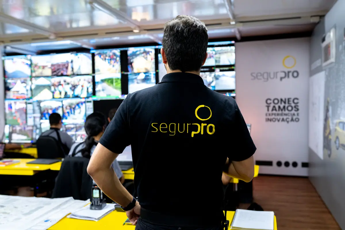 Monitoramento remoto: Mantendo um olho alerta à segurança e eficiência